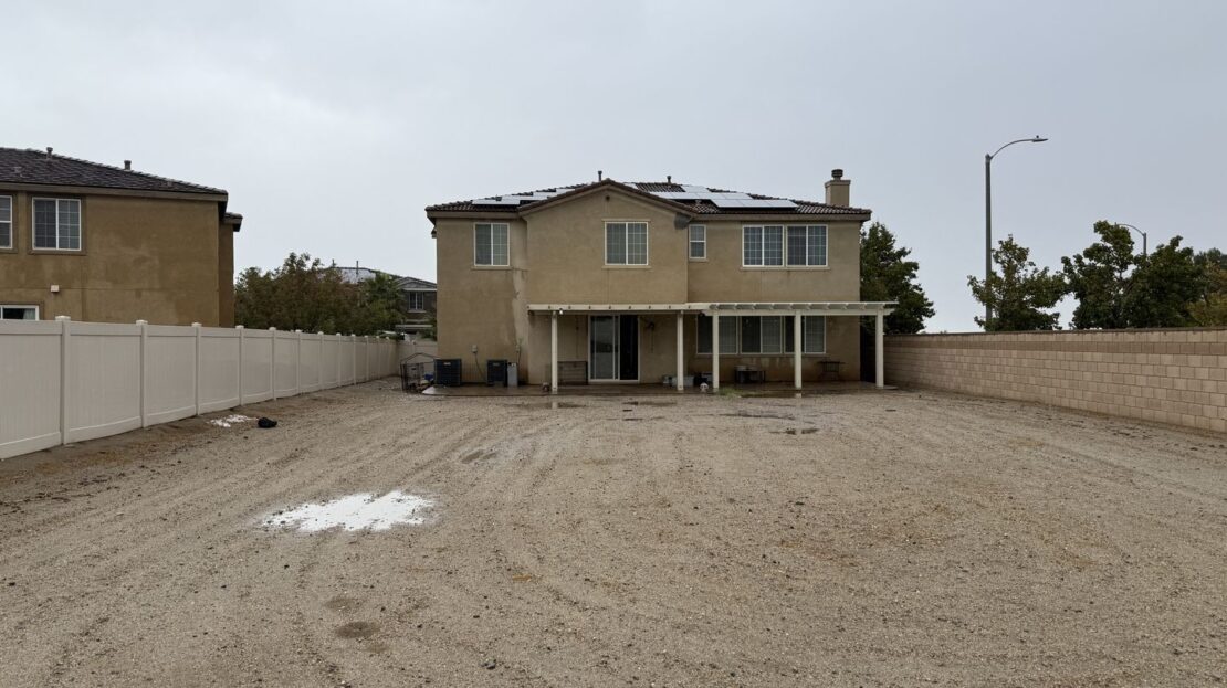 1520 W. Ave P6 - Palmdale - California - 6 bed, 4 bath rental property