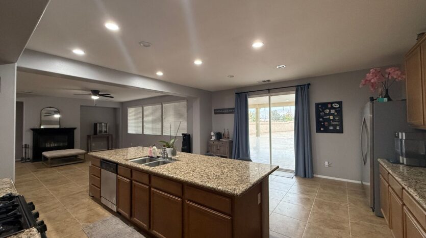 1520 W. Ave P6 - Palmdale - California - 6 bed, 4 bath rental property