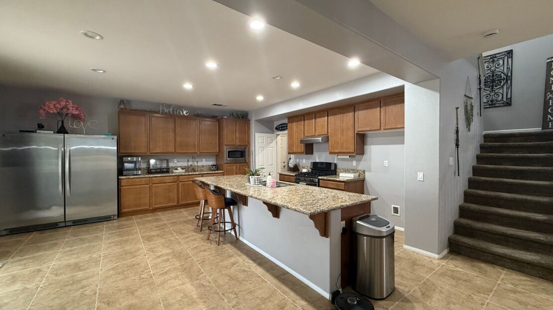 1520 W. Ave P6 - Palmdale - California - 6 bed, 4 bath rental property