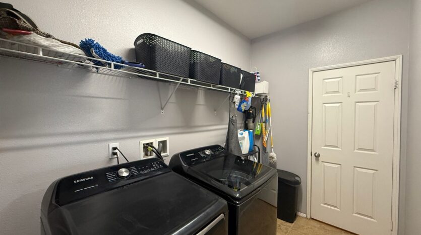 1520 W. Ave P6 - Palmdale - California - 6 bed, 4 bath rental property