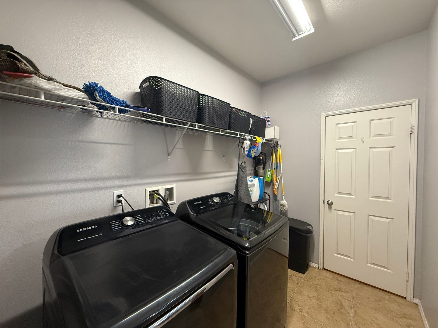 1520 W. Ave P6 - Palmdale - California - 6 bed, 4 bath rental property