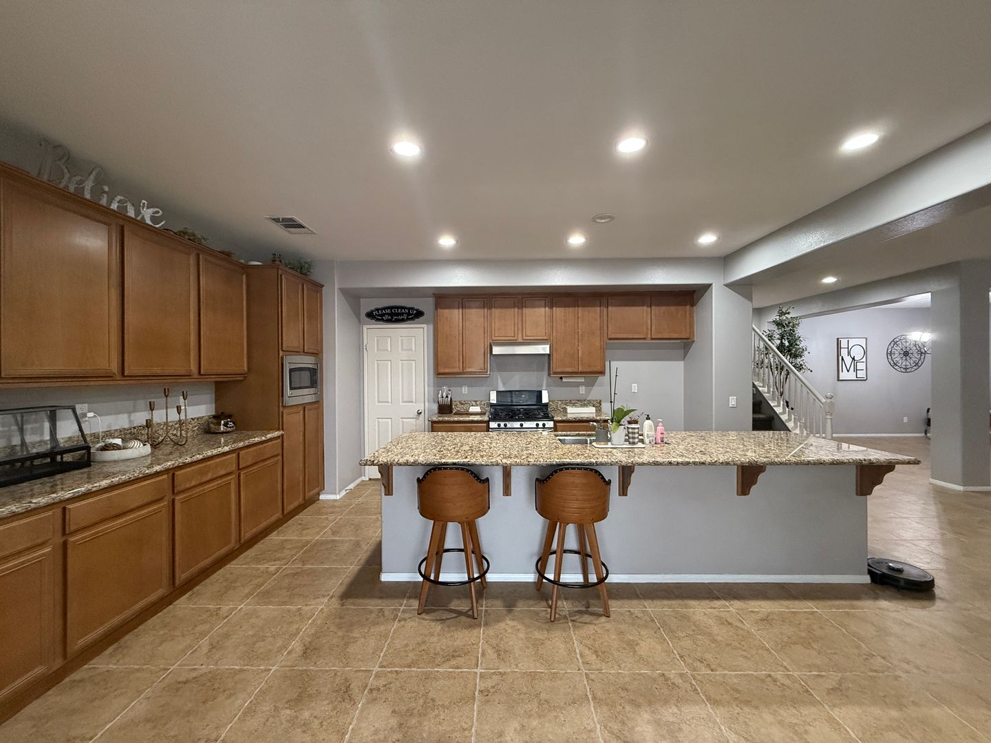 1520 W. Ave P6 - Palmdale - California - 6 bed, 4 bath rental property