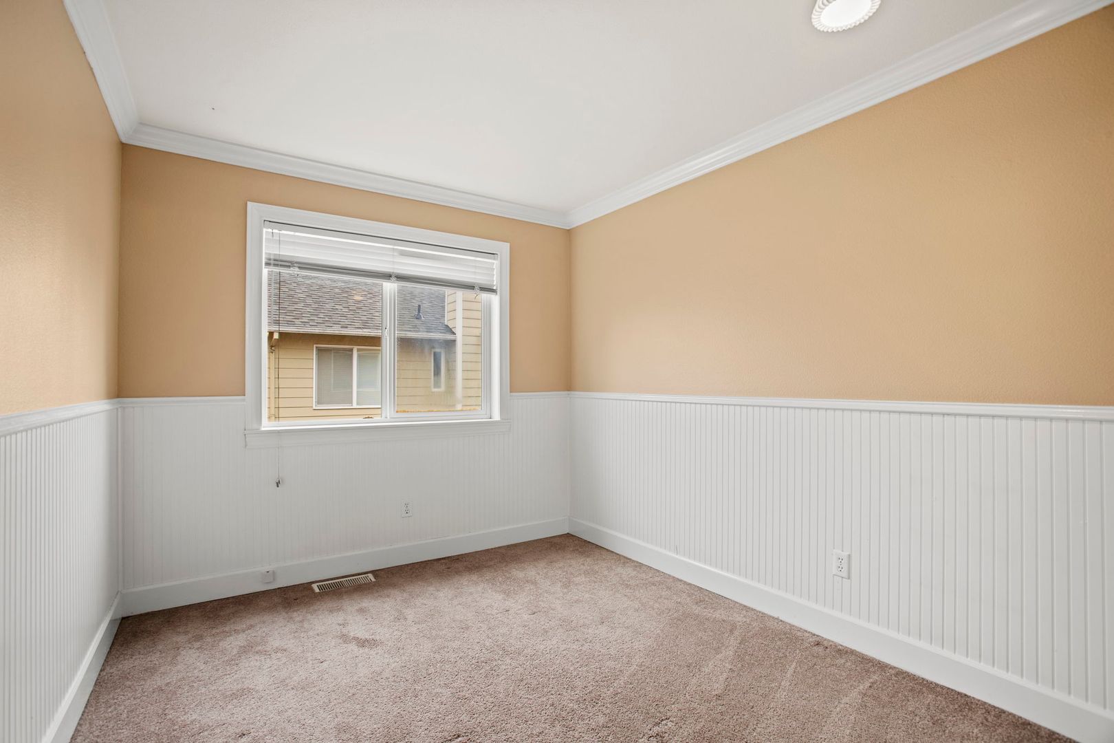 15379 NW Energia St - Portland - Oregon - 4 bed, 2.5 bath rental property