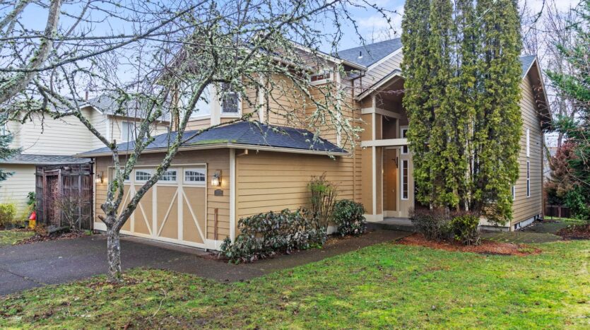 15379 NW Energia St - Portland - Oregon - 4 bed, 2.5 bath rental property