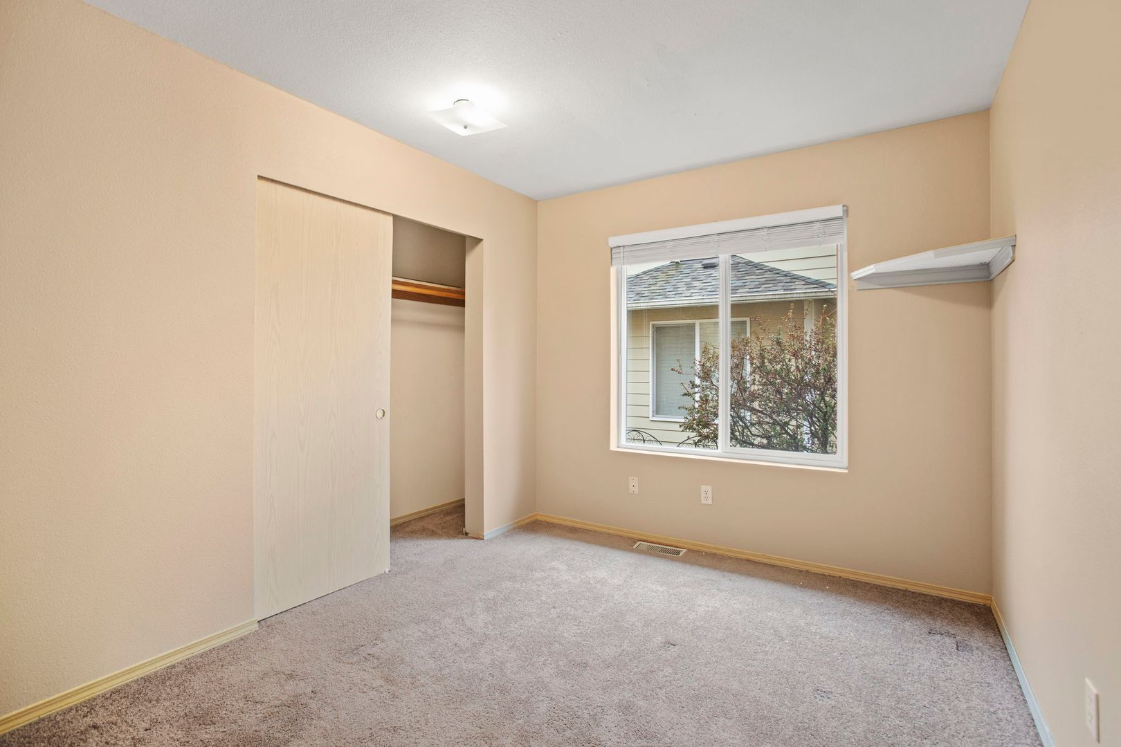 15379 NW Energia St - Portland - Oregon - 4 bed, 2.5 bath rental property
