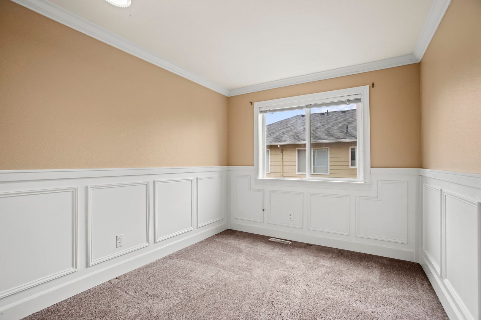 15379 NW Energia St - Portland - Oregon - 4 bed, 2.5 bath rental property