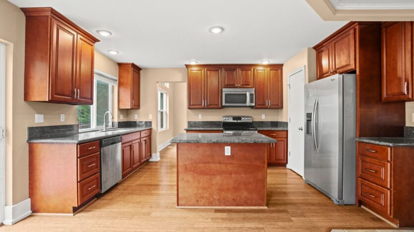 15379 NW Energia St - Portland - Oregon - 4 bed, 2.5 bath rental property