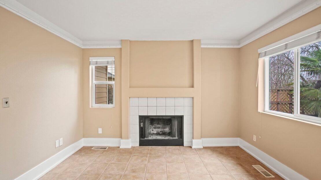 15379 NW Energia St - Portland - Oregon - 4 bed, 2.5 bath rental property