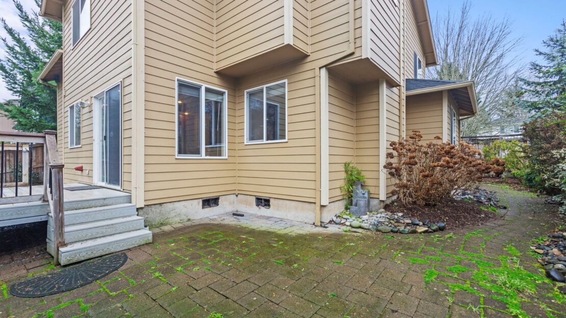 15379 NW Energia St - Portland - Oregon - 4 bed, 2.5 bath rental property