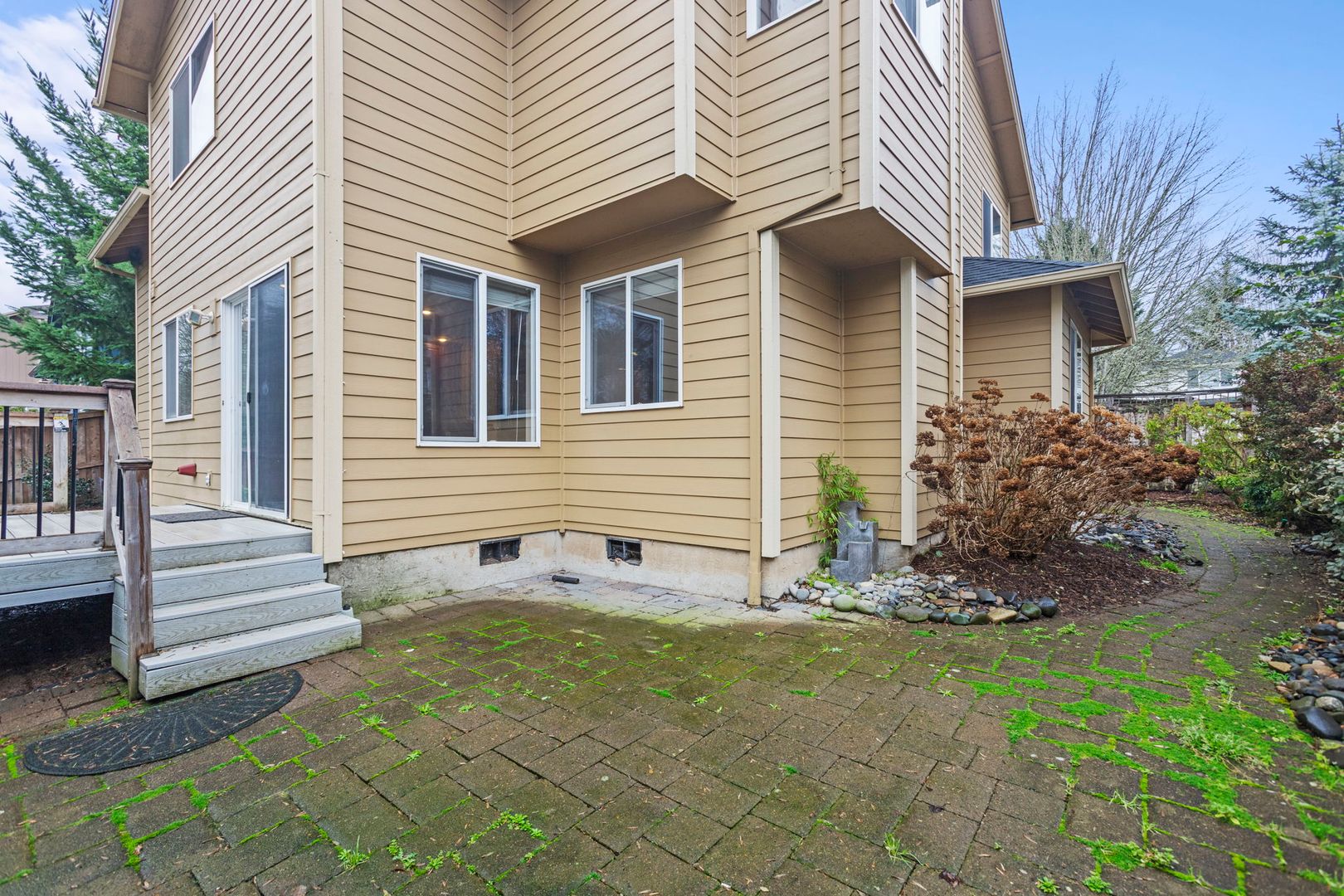 15379 NW Energia St - Portland - Oregon - 4 bed, 2.5 bath rental property