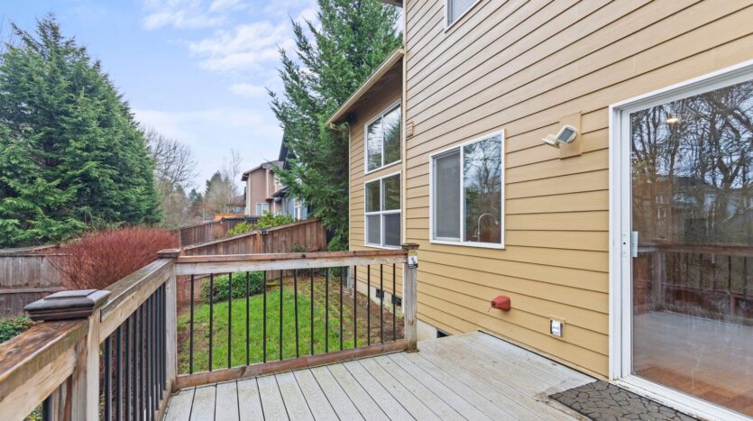15379 NW Energia St - Portland - Oregon - 4 bed, 2.5 bath rental property
