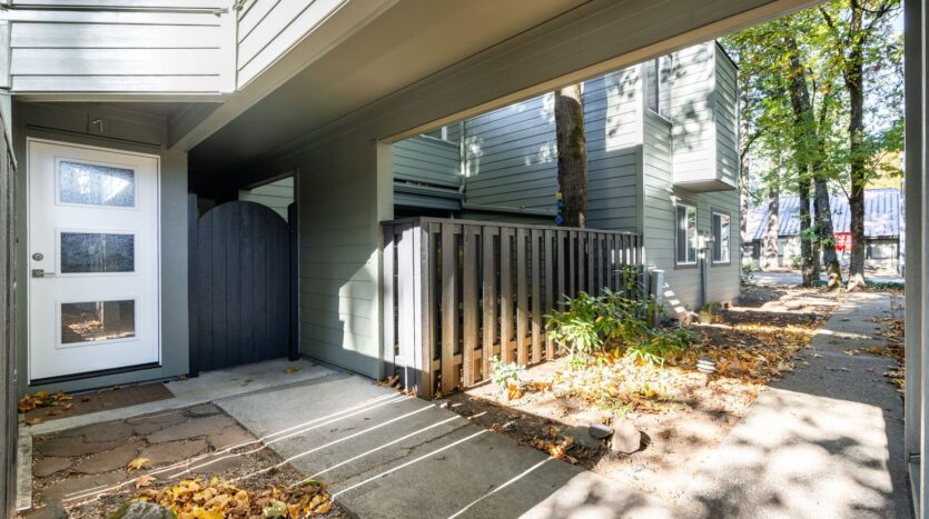 15938 Quarry Road, Unit A1 - Lake Oswego - Oregon - 2 bed, 1 bath rental property