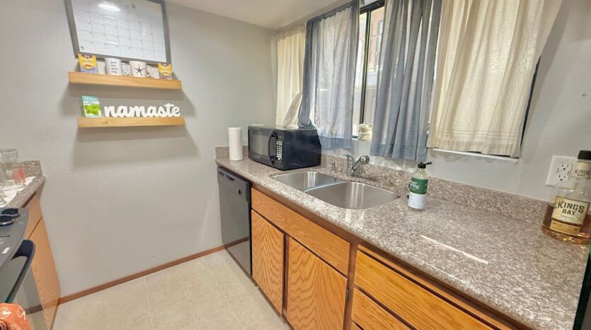 1600 Carmel Drive #18  - Walnut Creek - California - 1 bed, 1 bath rental property