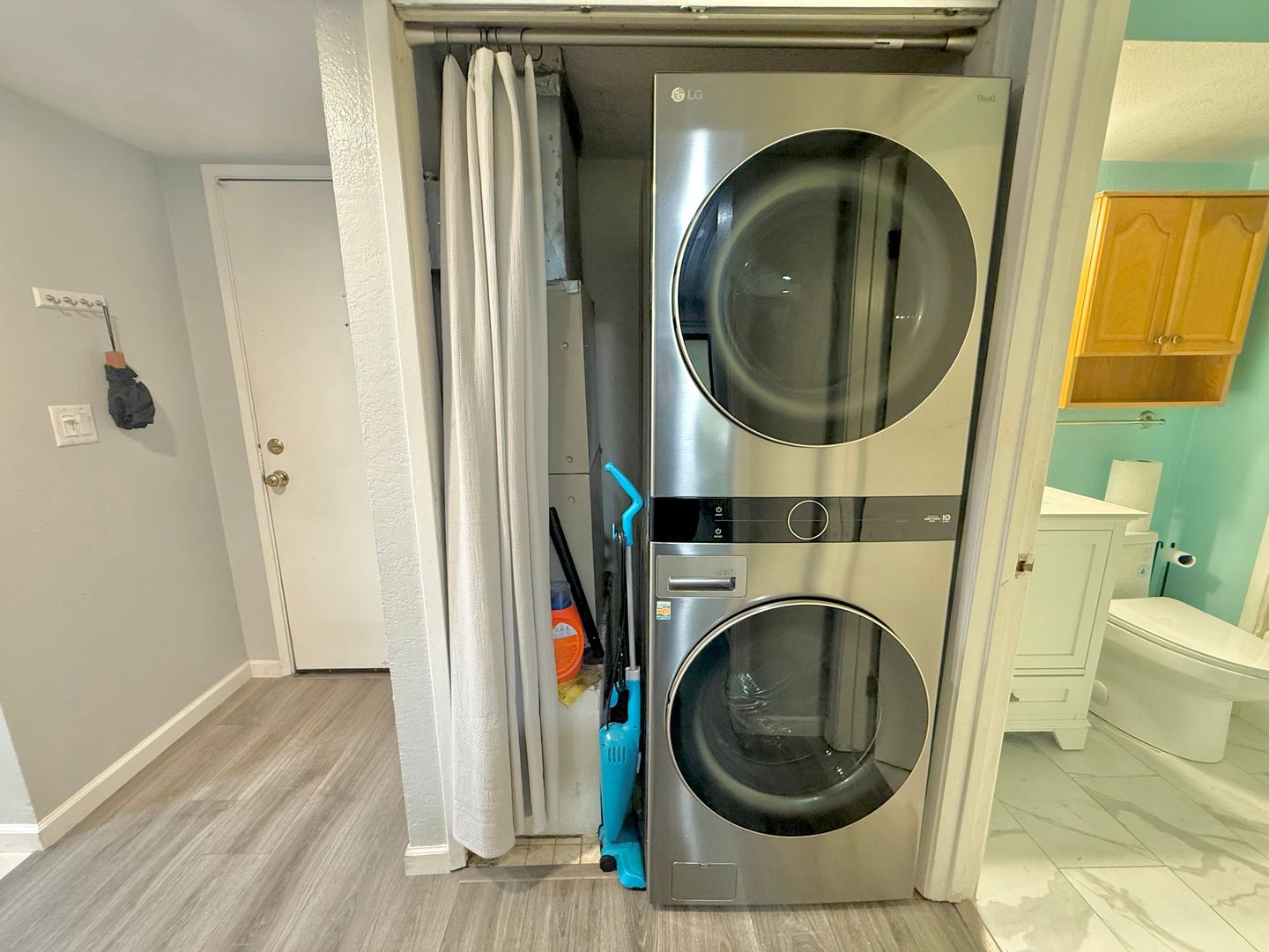 1600 Carmel Drive #18  - Walnut Creek - California - 1 bed, 1 bath rental property