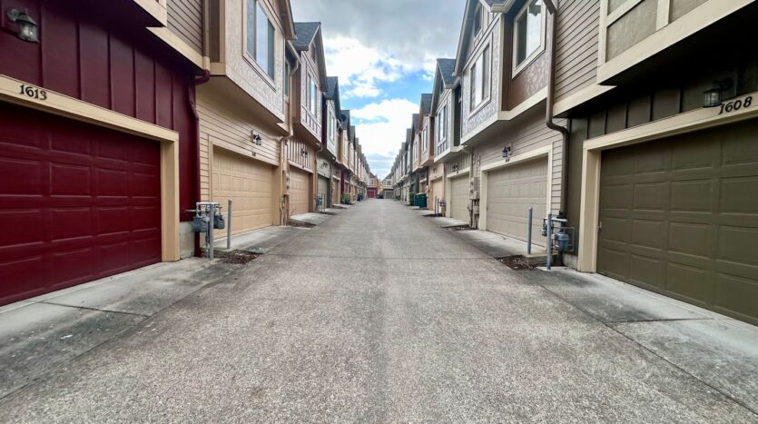 1614 SW 172nd Terrace  - Beaverton - Oregon - 2 bed, 2.5 bath rental property