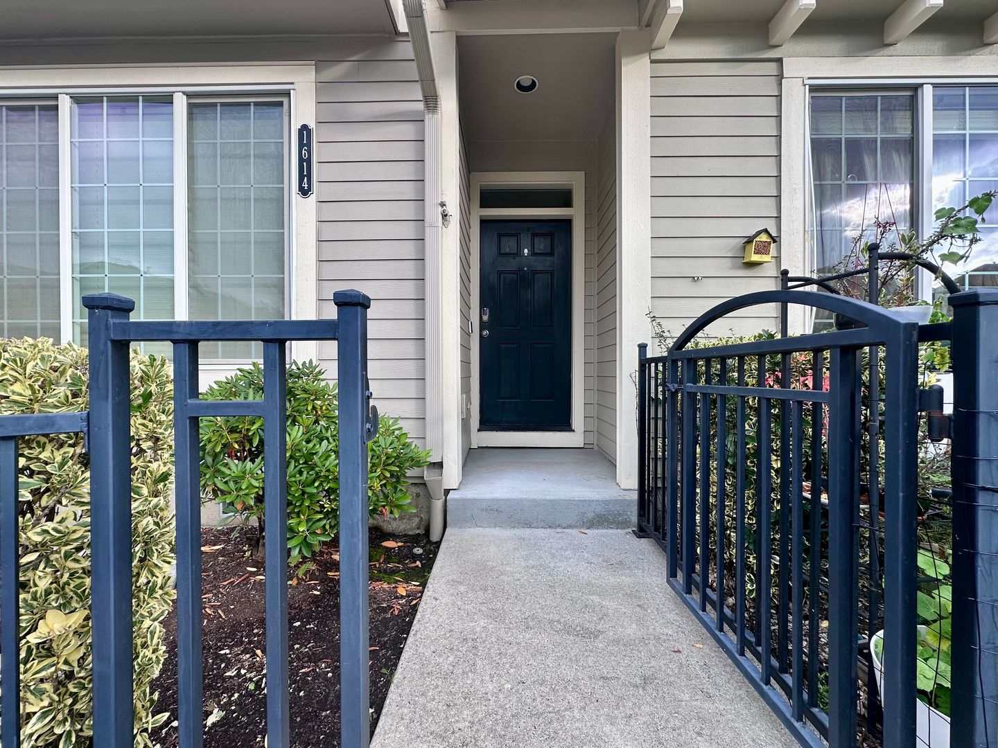 1614 SW 172nd Terrace  - Beaverton - Oregon - 2 bed, 2.5 bath rental property