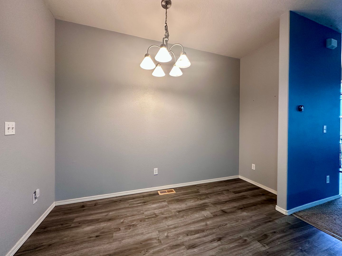 1614 SW 172nd Terrace  - Beaverton - Oregon - 2 bed, 2.5 bath rental property