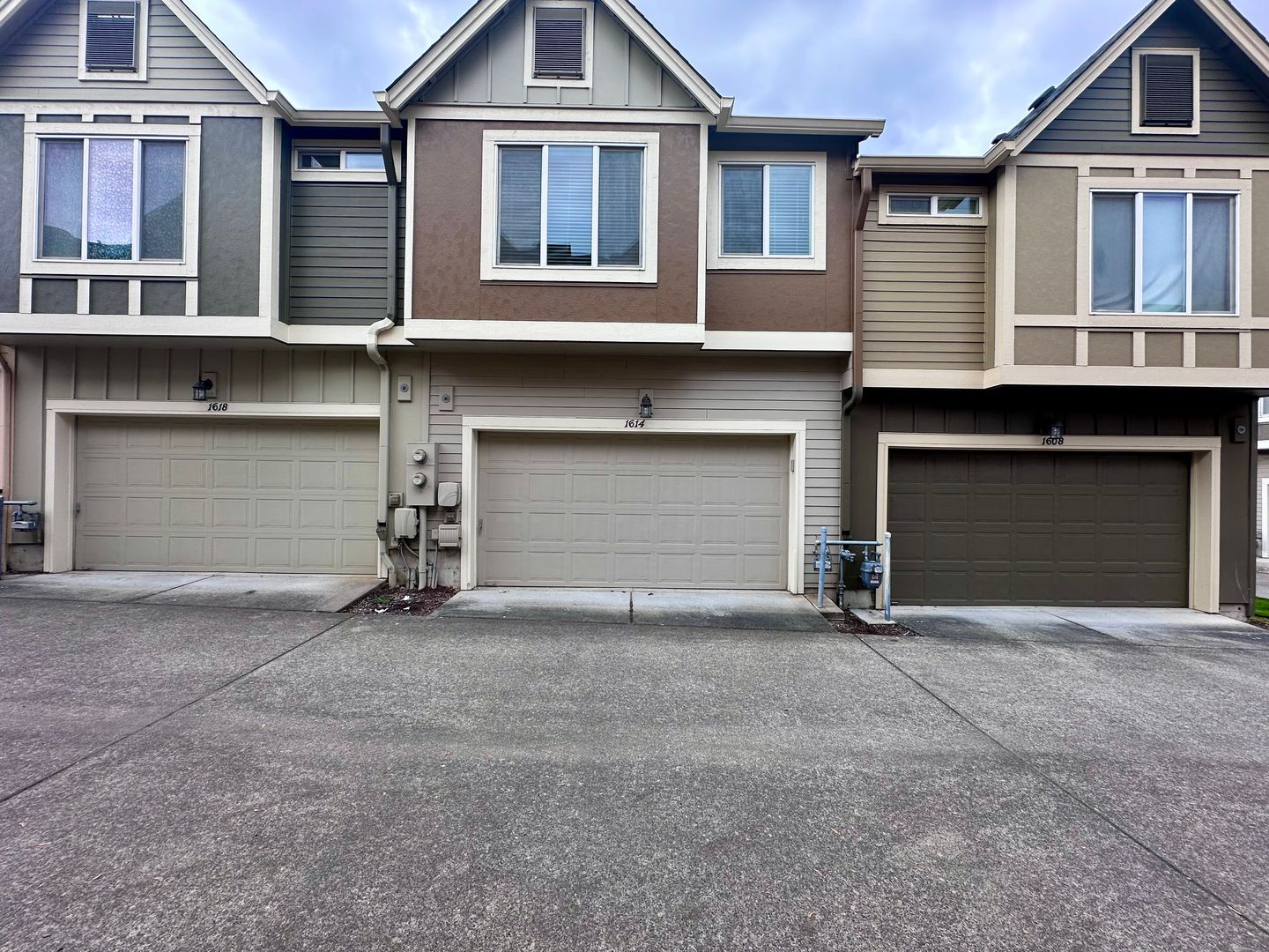 1614 SW 172nd Terrace  - Beaverton - Oregon - 2 bed, 2.5 bath rental property