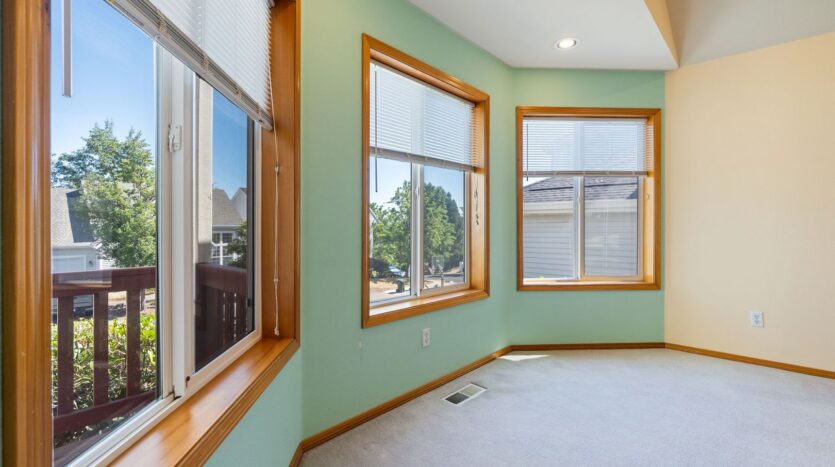 16286 SW Horseshoe Way - Beaverton - Oregon - 3 bed, 2.5 bath rental property