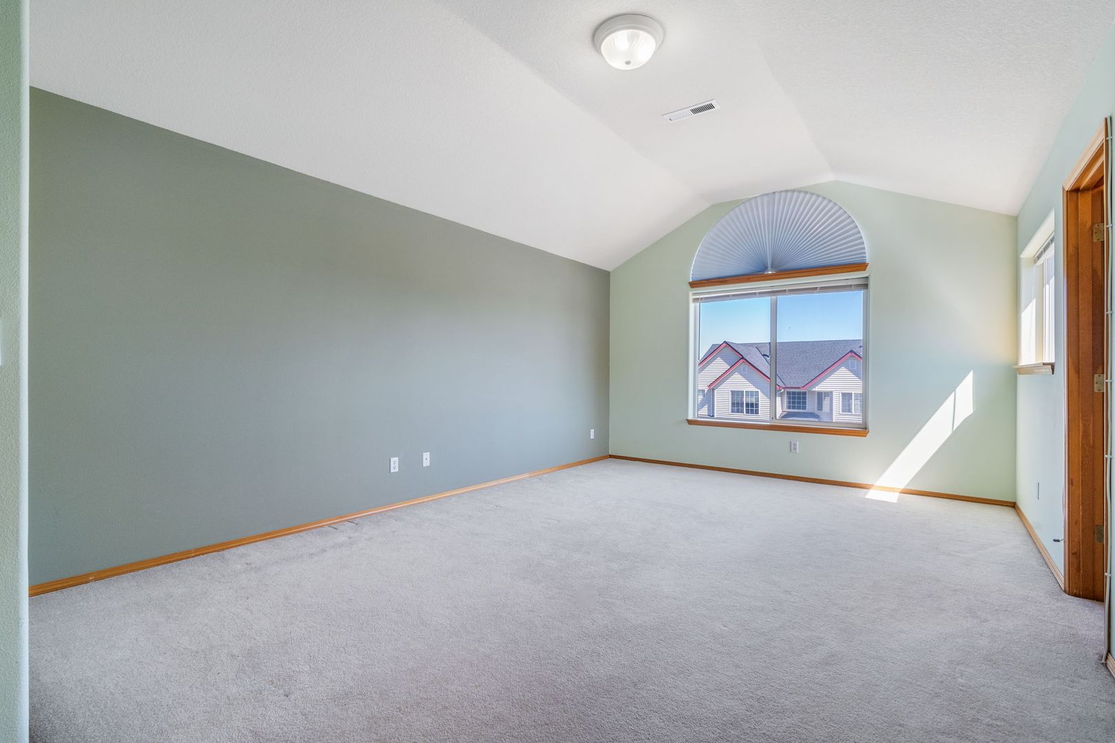 16286 SW Horseshoe Way - Beaverton - Oregon - 3 bed, 2.5 bath rental property