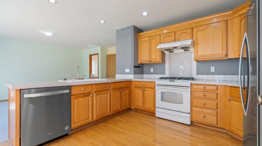 16286 SW Horseshoe Way - Beaverton - Oregon - 3 bed, 2.5 bath rental property