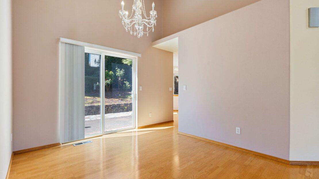 16286 SW Horseshoe Way - Beaverton - Oregon - 3 bed, 2.5 bath rental property