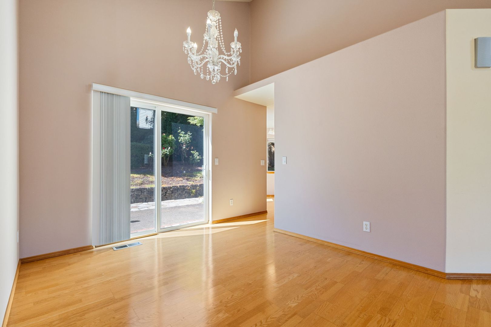 16286 SW Horseshoe Way - Beaverton - Oregon - 3 bed, 2.5 bath rental property