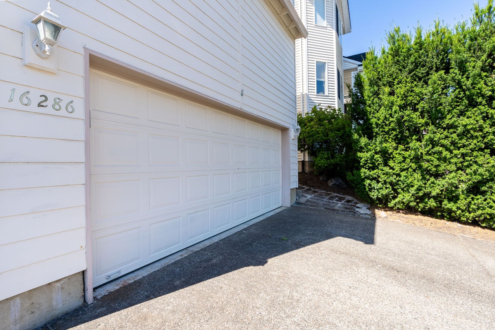 16286 SW Horseshoe Way - Beaverton - Oregon - 3 bed, 2.5 bath rental property