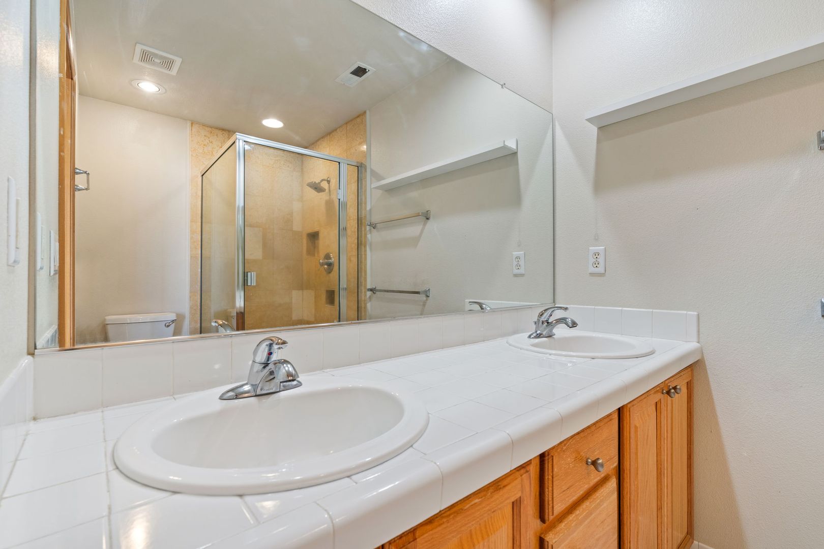 16286 SW Horseshoe Way - Beaverton - Oregon - 3 bed, 2.5 bath rental property