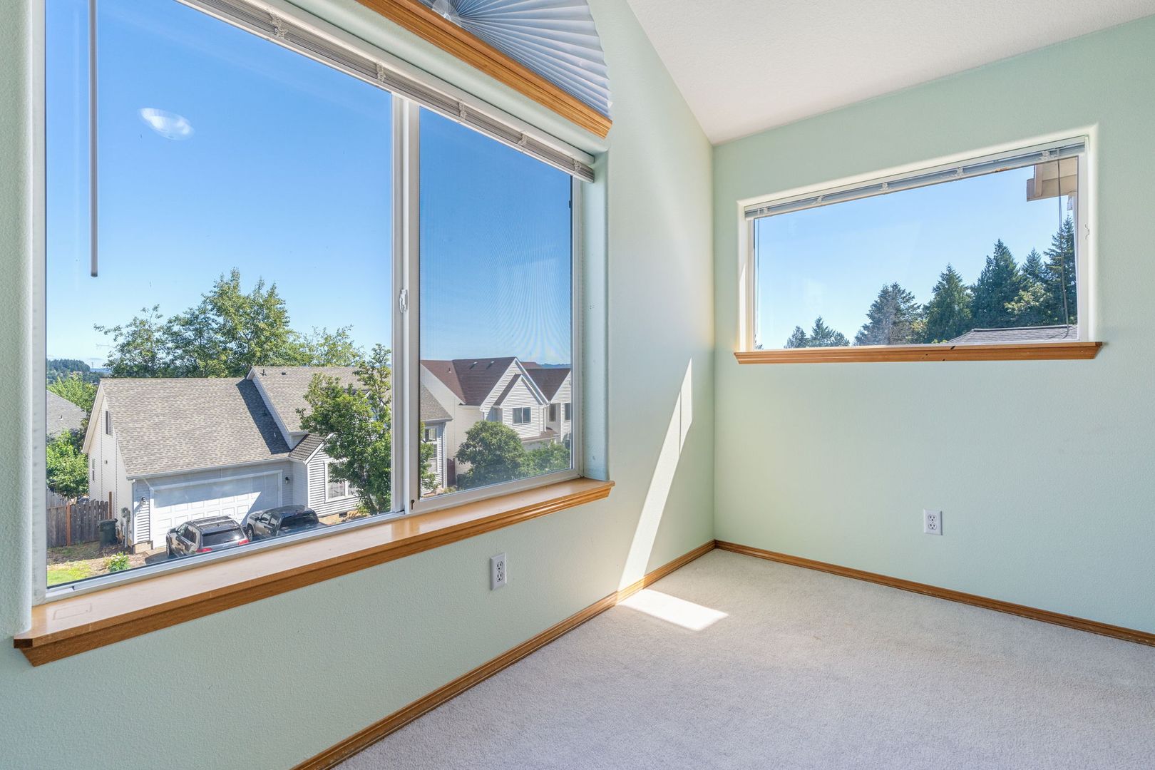 16286 SW Horseshoe Way - Beaverton - Oregon - 3 bed, 2.5 bath rental property