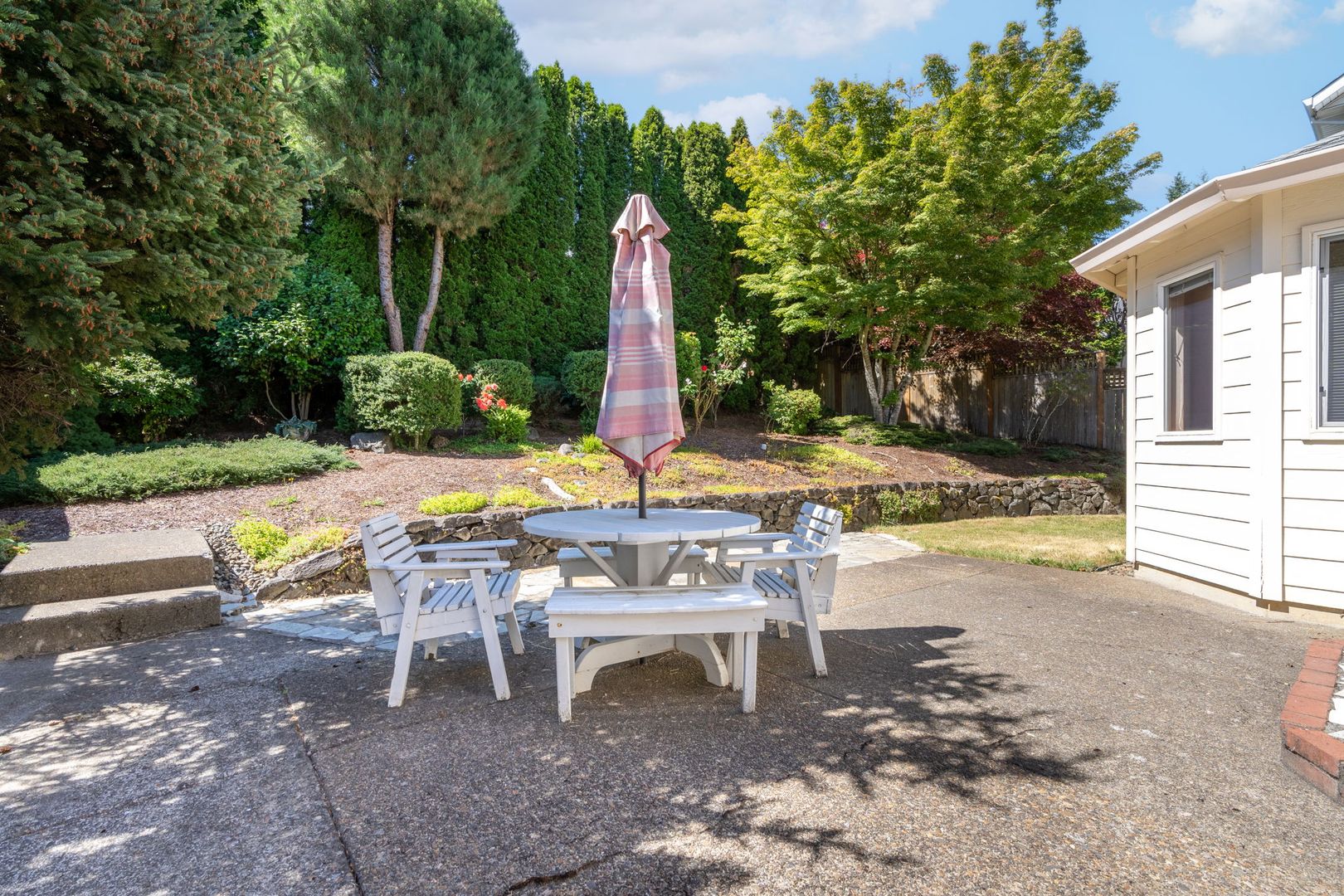 16286 SW Horseshoe Way - Beaverton - Oregon - 3 bed, 2.5 bath rental property