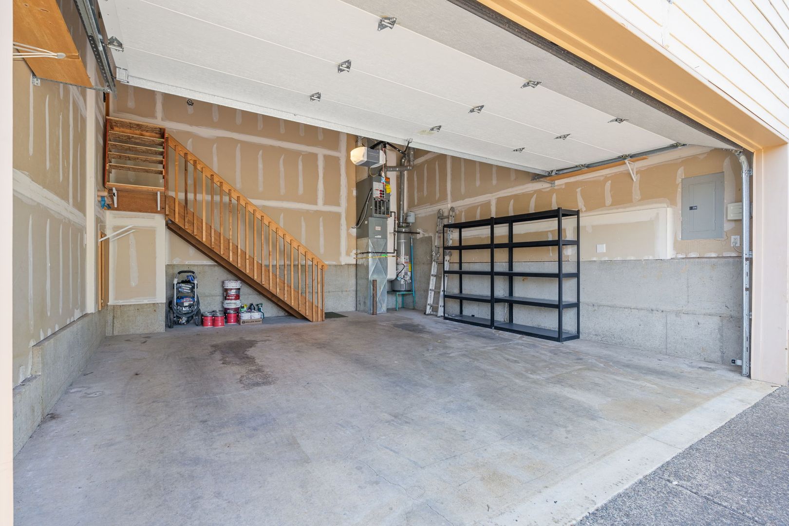 16286 SW Horseshoe Way - Beaverton - Oregon - 3 bed, 2.5 bath rental property