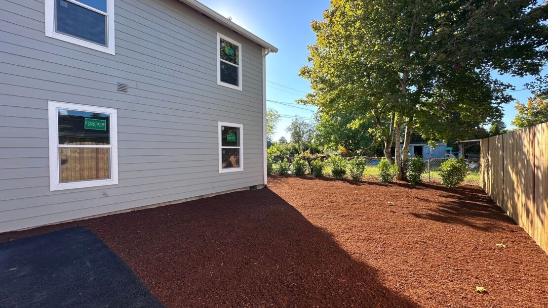 16818 SE Market St.  - Unit B - Portland - Oregon - 2 bed, 1 bath rental property