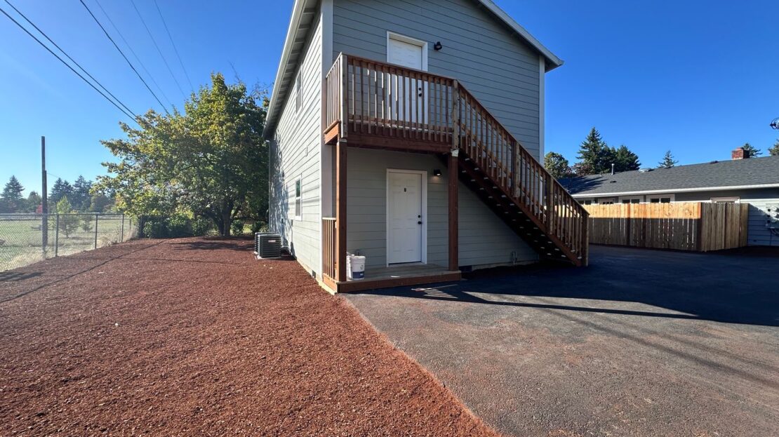 16818 SE Market St.  - Unit B - Portland - Oregon - 2 bed, 1 bath rental property