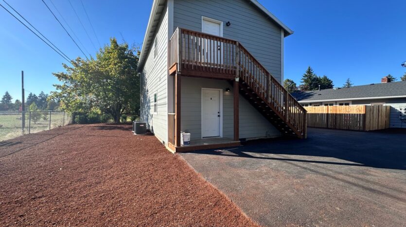 16818 SE Market St.  - Unit B - Portland - Oregon - 2 bed, 1 bath rental property