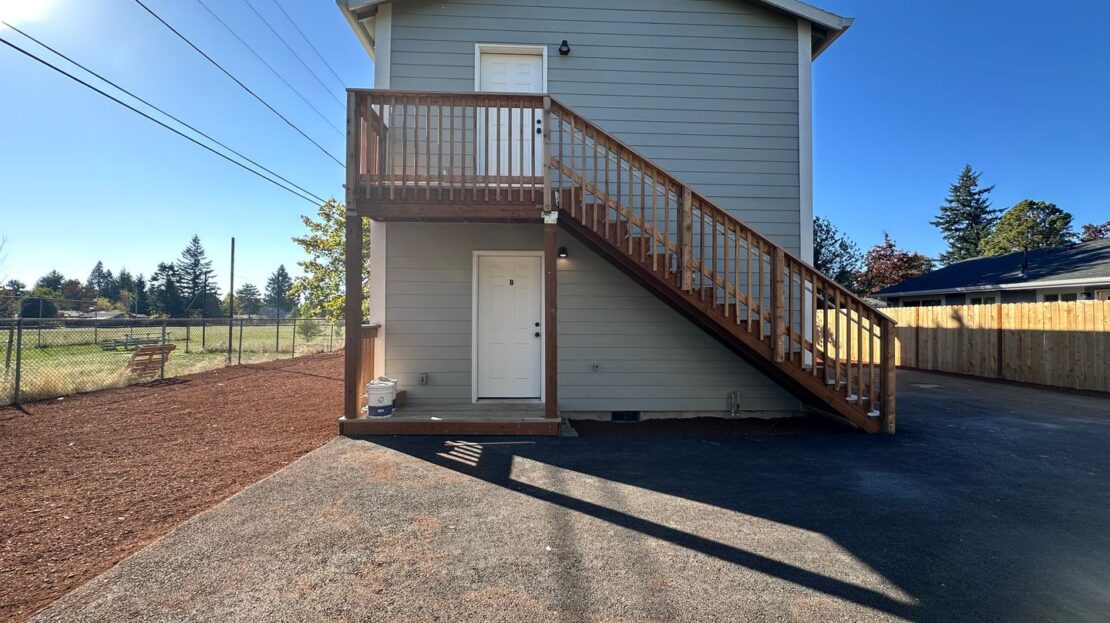 16818 SE Market St.  - Unit B - Portland - Oregon - 2 bed, 1 bath rental property