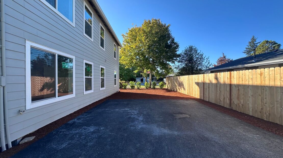 16818 SE Market St.  - Unit B - Portland - Oregon - 2 bed, 1 bath rental property