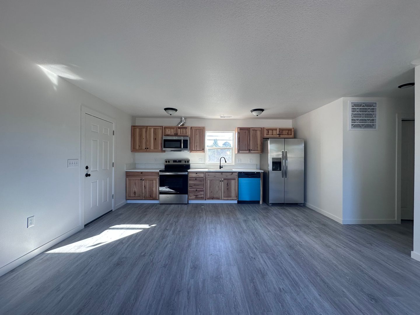 16818 SE Market St.  - Unit B - Portland - Oregon - 2 bed, 1 bath rental property