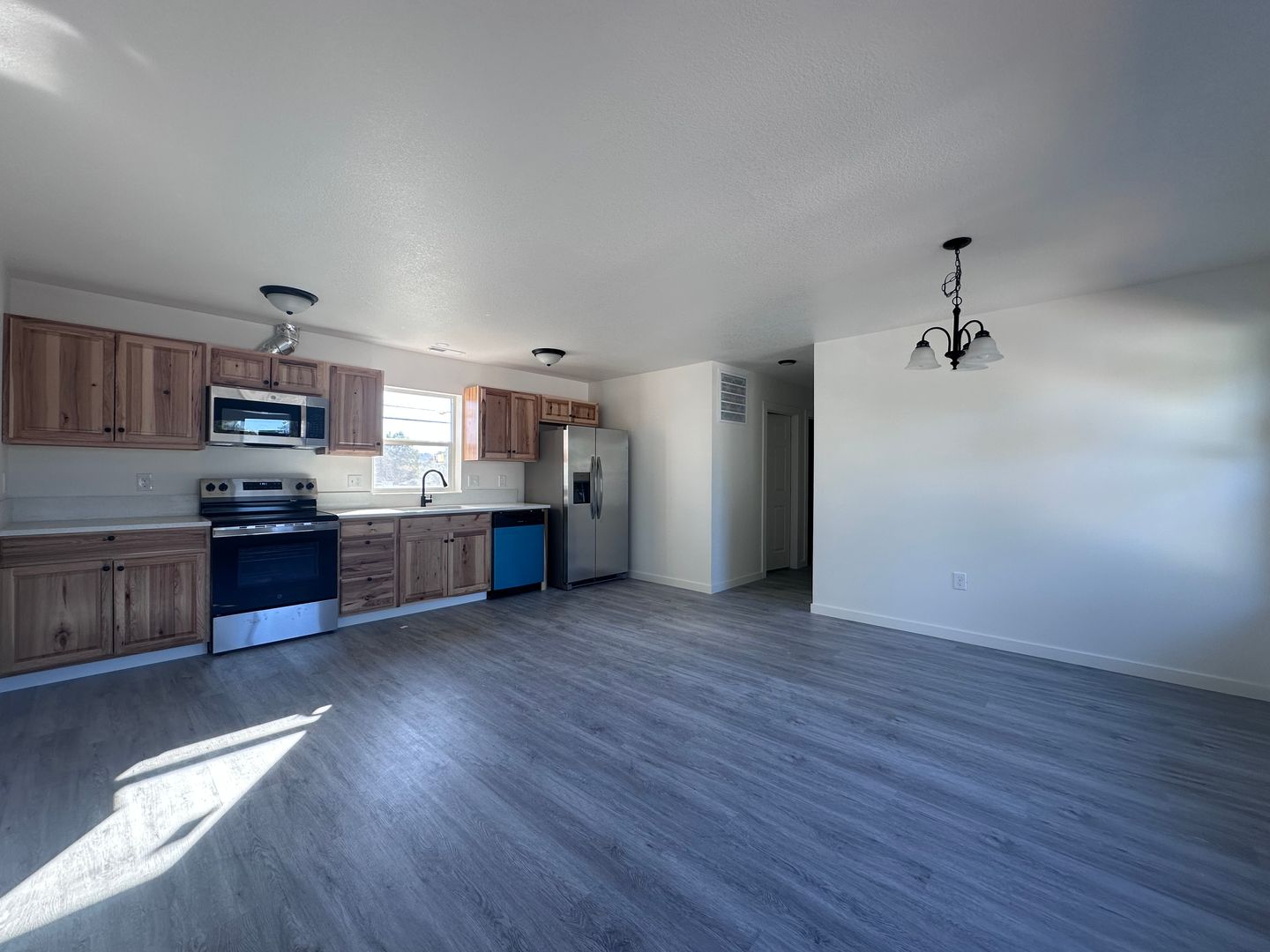16818 SE Market St.  - Unit B - Portland - Oregon - 2 bed, 1 bath rental property