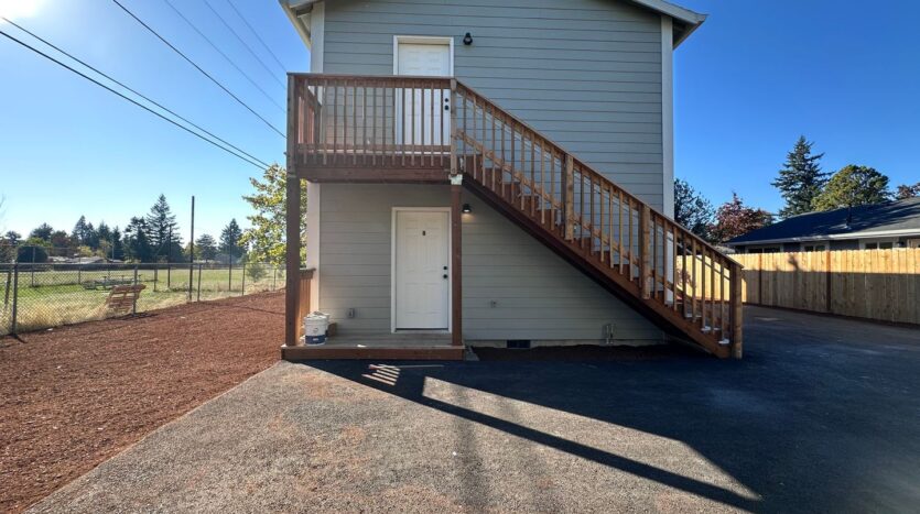 16818 SE Market St.  - Unit C - Portland - Oregon - 2 bed, 1 bath rental property