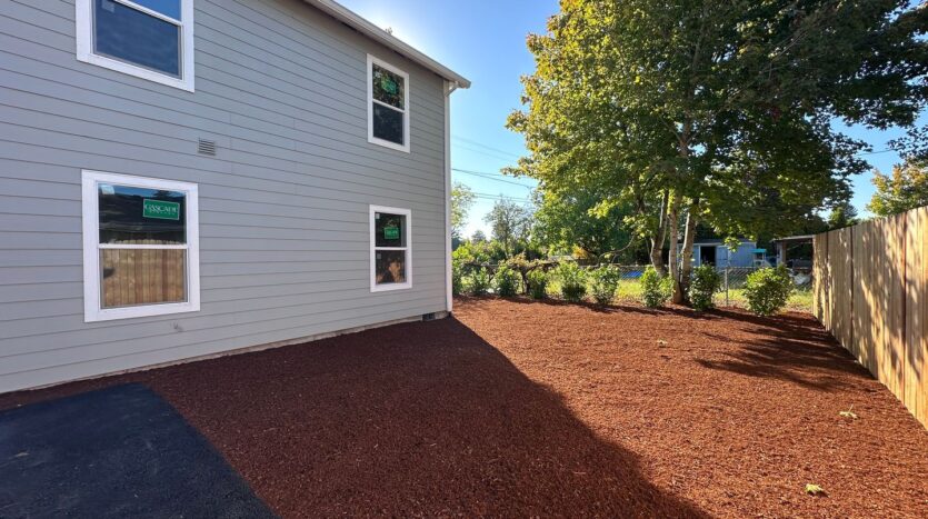 16818 SE Market St.  - Unit C - Portland - Oregon - 2 bed, 1 bath rental property