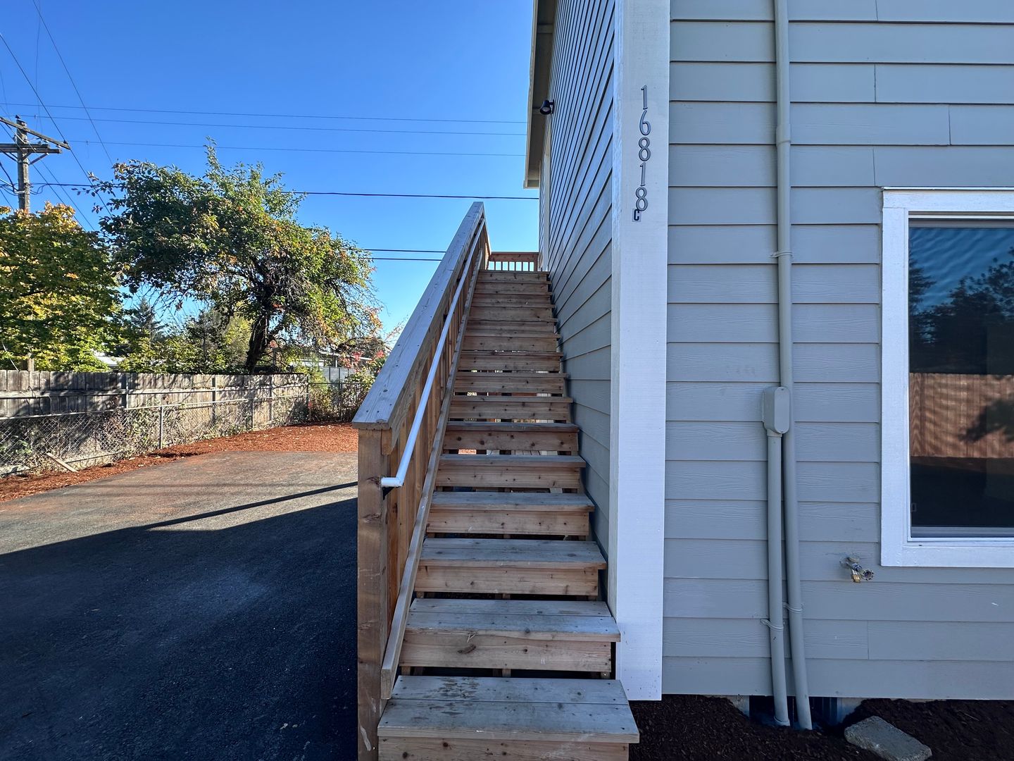 16818 SE Market St.  - Unit C - Portland - Oregon - 2 bed, 1 bath rental property