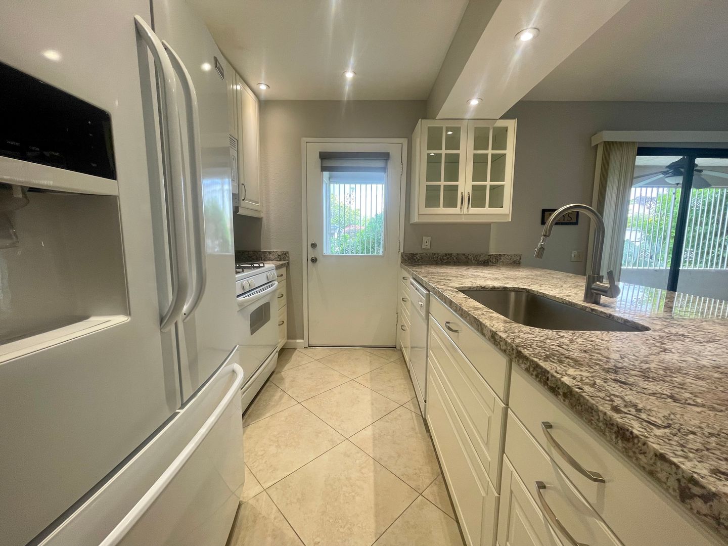 1735 N. Via Miraleste 1915 - Palm Springs - California - 1 bed, 1 bath rental property