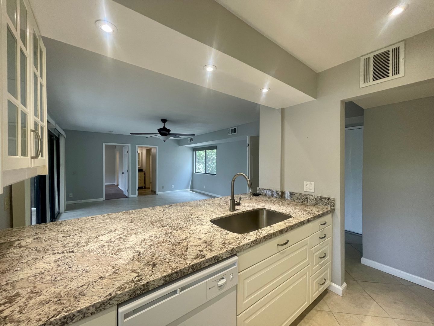 1735 N. Via Miraleste 1915 - Palm Springs - California - 1 bed, 1 bath rental property