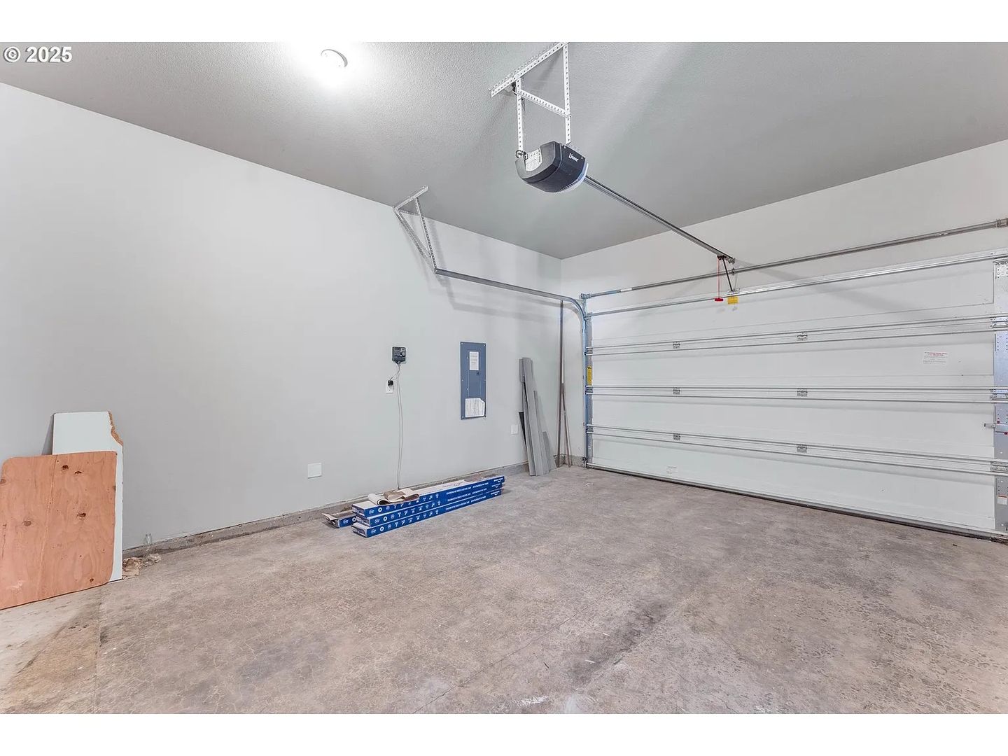 17748 SW Breda Court - Aloha - Oregon - 4 bed, 2.5 bath rental property