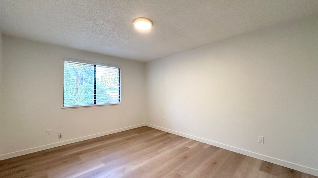 18025 Tupper Rd - Sandy - Oregon - 2 bed, 1 bath rental property