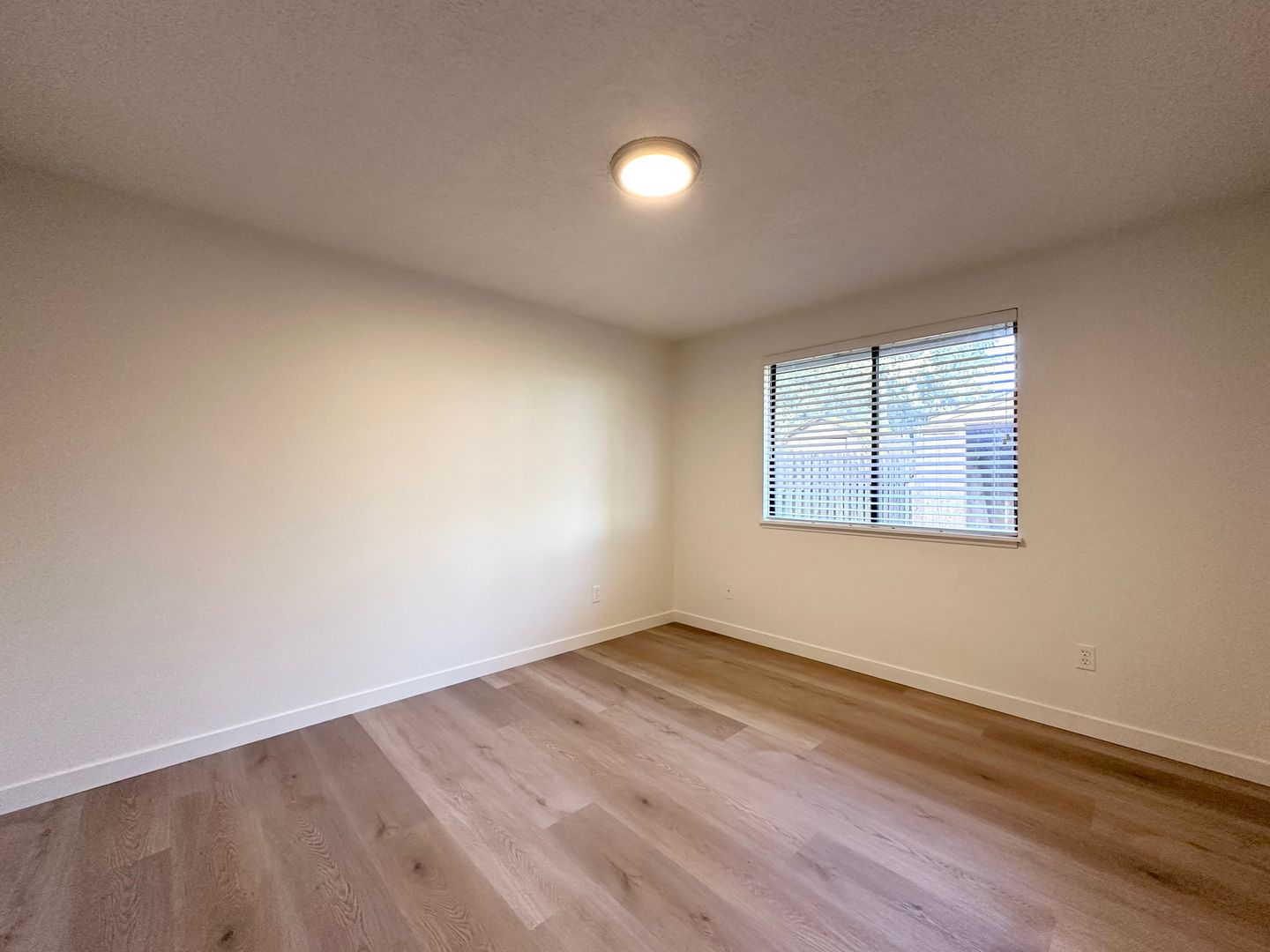 18025 Tupper Rd - Sandy - Oregon - 2 bed, 1 bath rental property