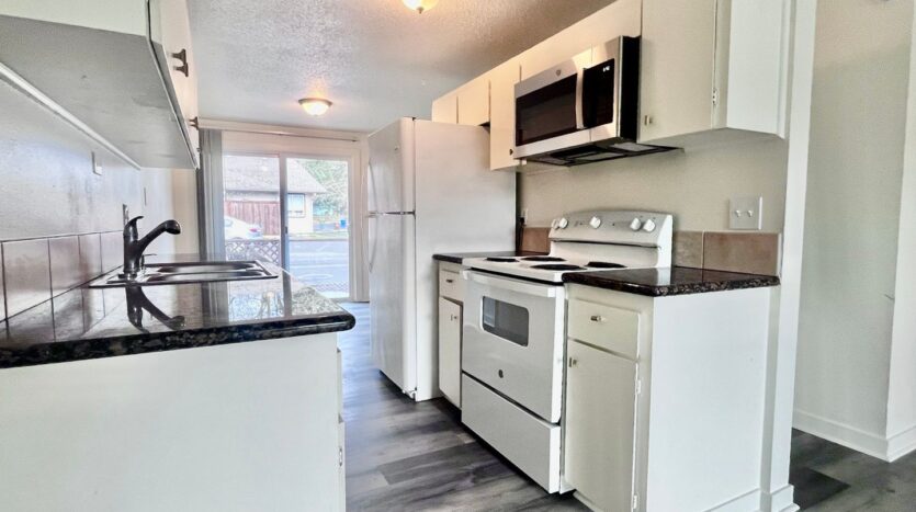 1825 NE Roberts AVE   - Gresham - Oregon - 2 bed, 1 bath rental property