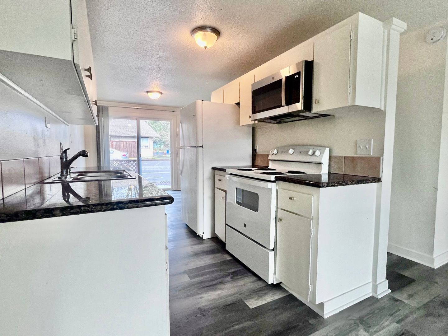 1825 NE Roberts AVE   - Gresham - Oregon - 2 bed, 1 bath rental property