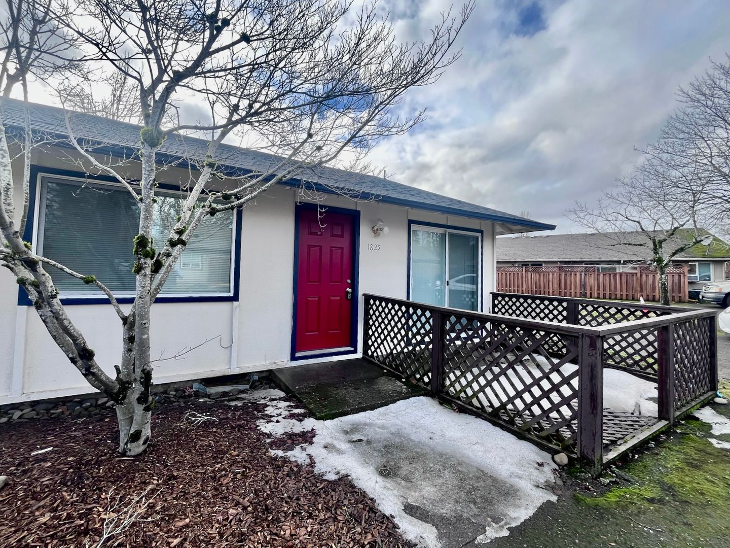 1825 NE Roberts AVE   - Gresham - Oregon - 2 bed, 1 bath rental property